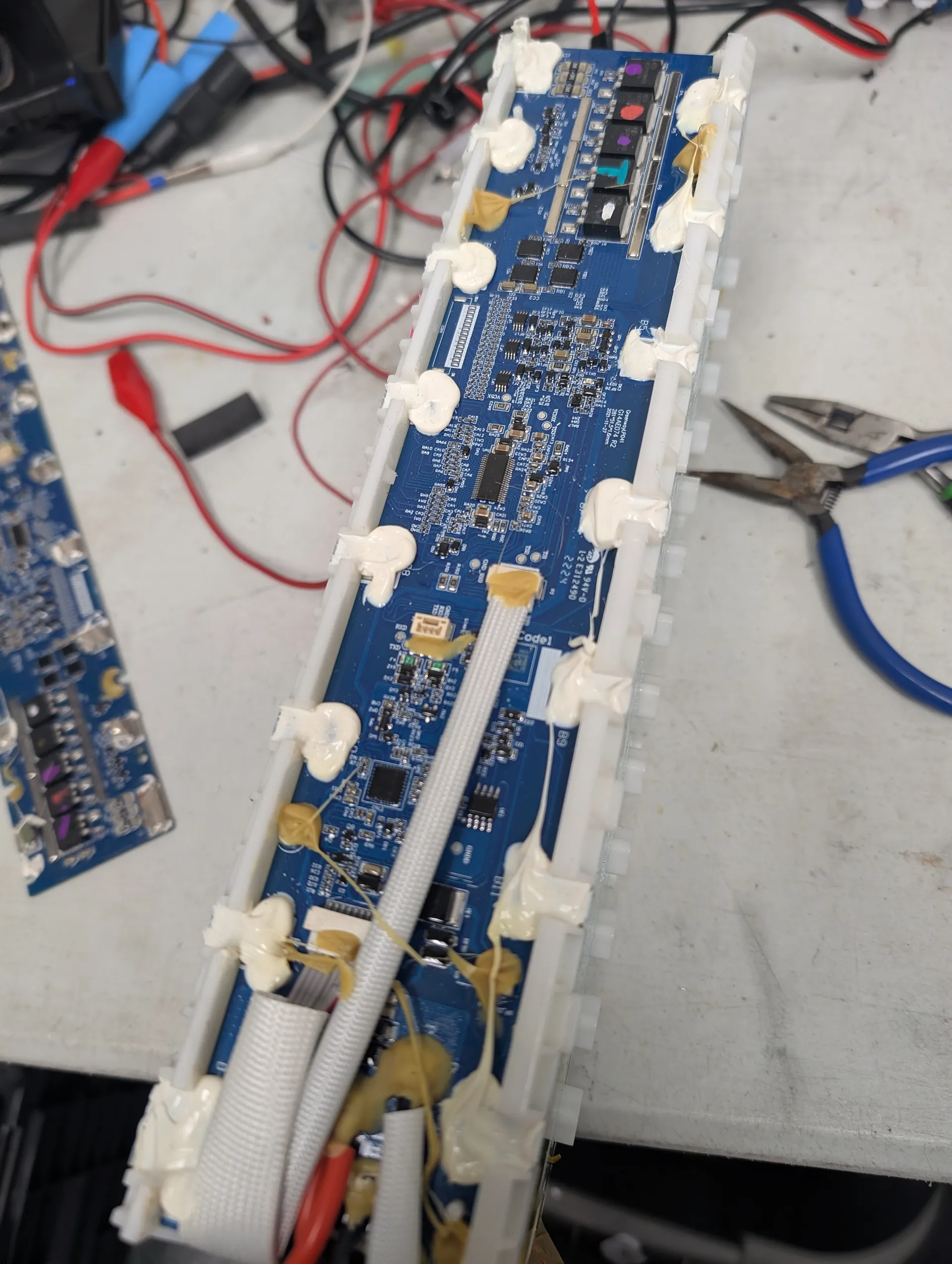 Battery repair workbench