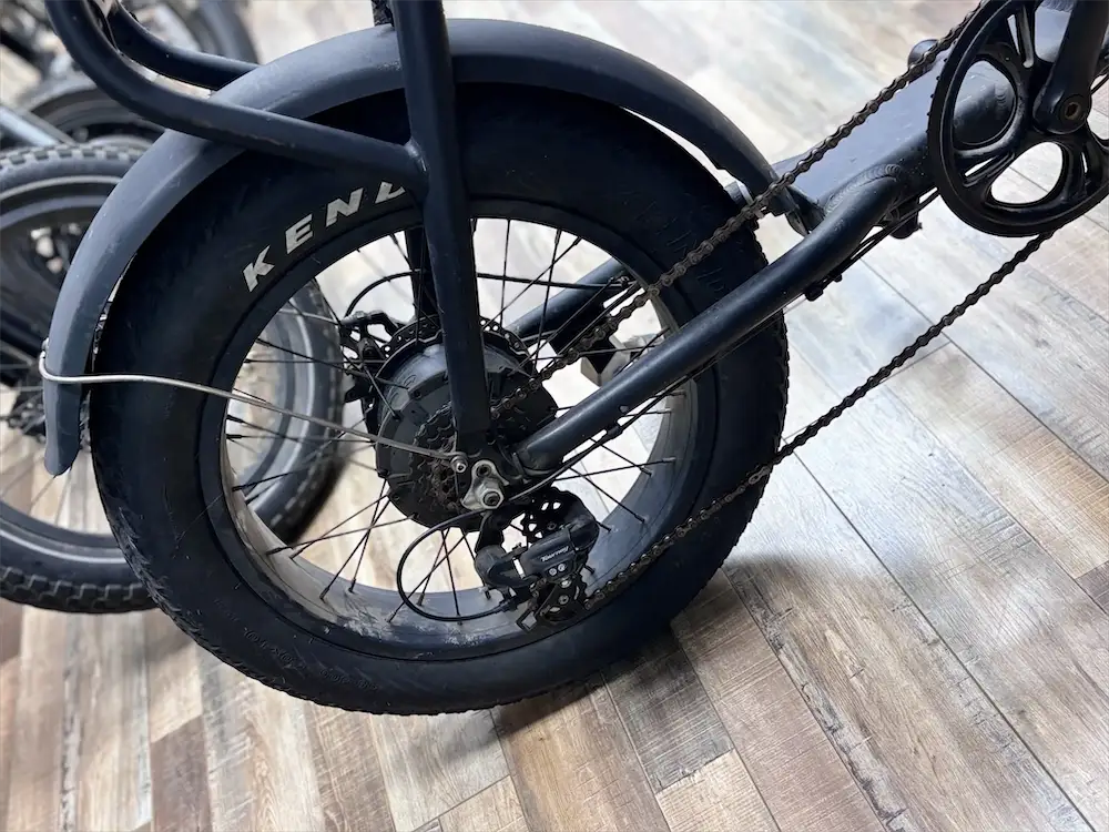 Fat tire e-bike rear hub motor