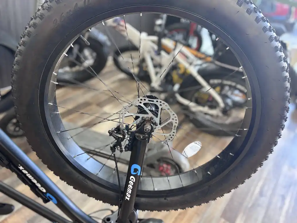 Tire and wheel service